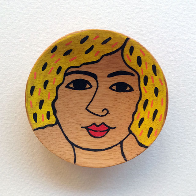 Badge 03 Porcelaine-Badge-03